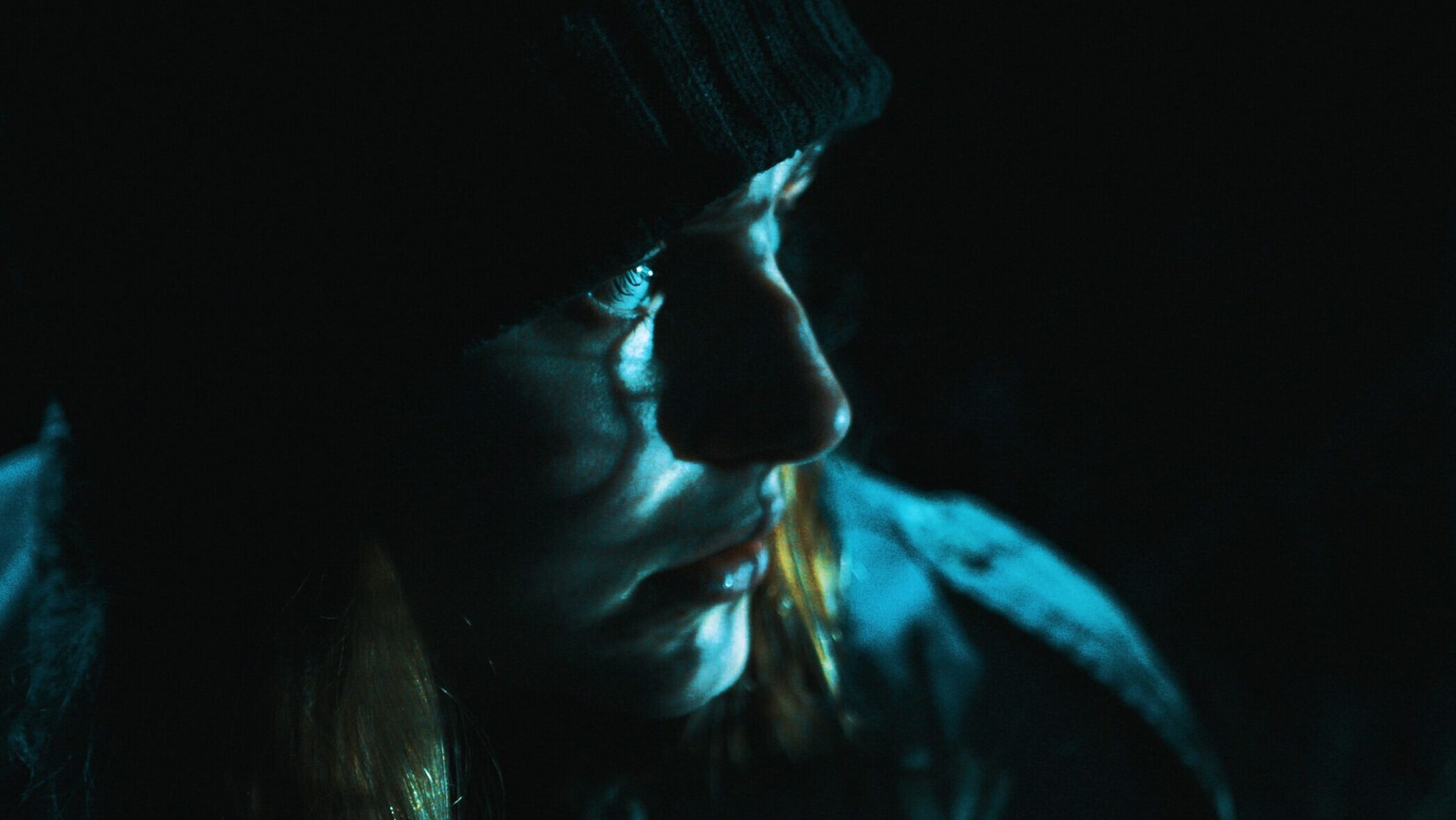 Lara Fee Baden im Film Zwischen den Ufern. Zwischen den Ufern ist eines der Projekte von Benjamin Lehmann
