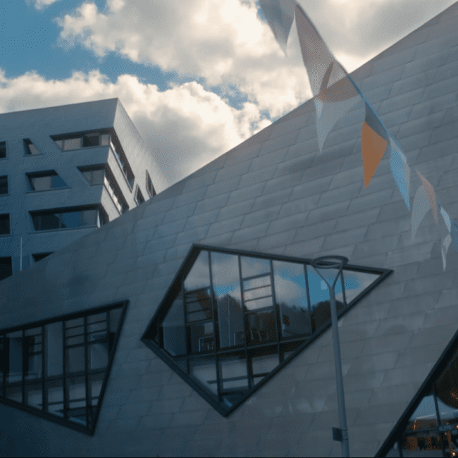 Das Liebeskind Gebäude auf der Leuphana Utopie Konferenz 2022
